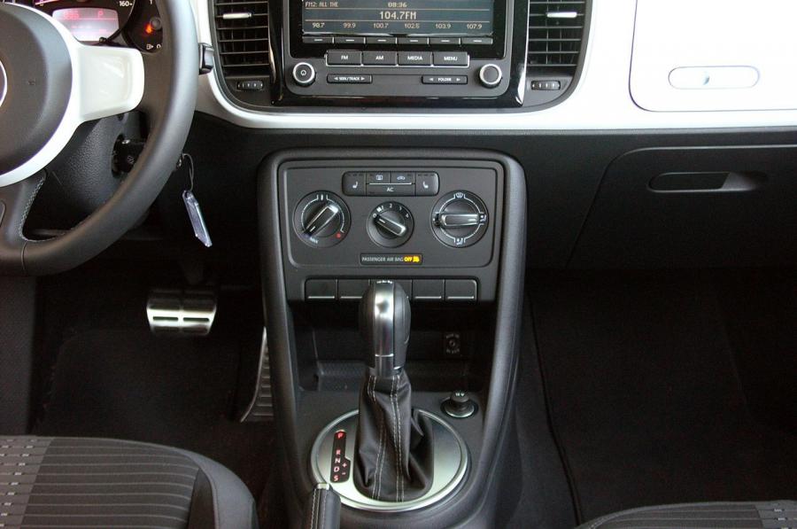 Volkswagen Beetle Turbo 2012 года  (фото 15 из 84)